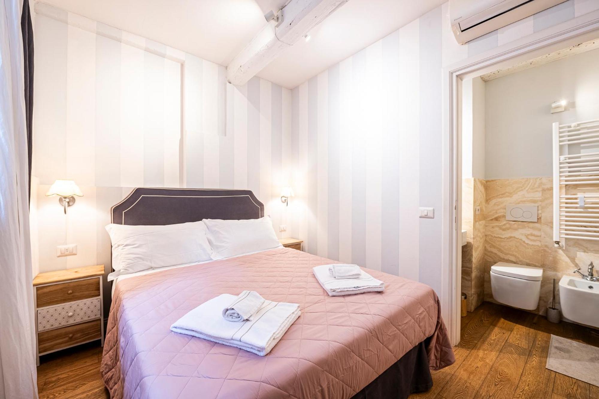 Suite In Pz. Michelangelo: Due Camere Con Due Bagni Florencia Exterior foto