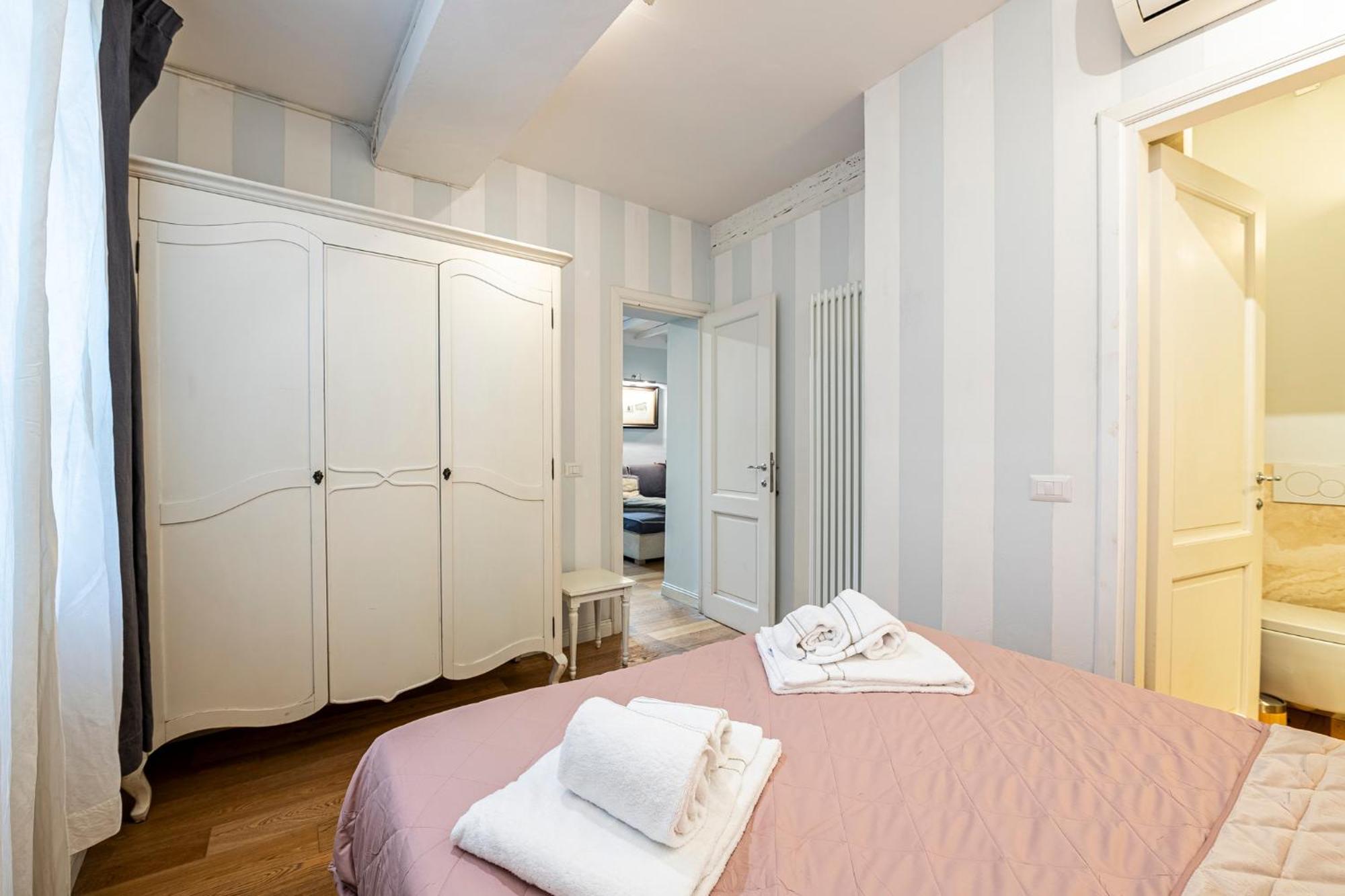 Suite In Pz. Michelangelo: Due Camere Con Due Bagni Florencia Exterior foto